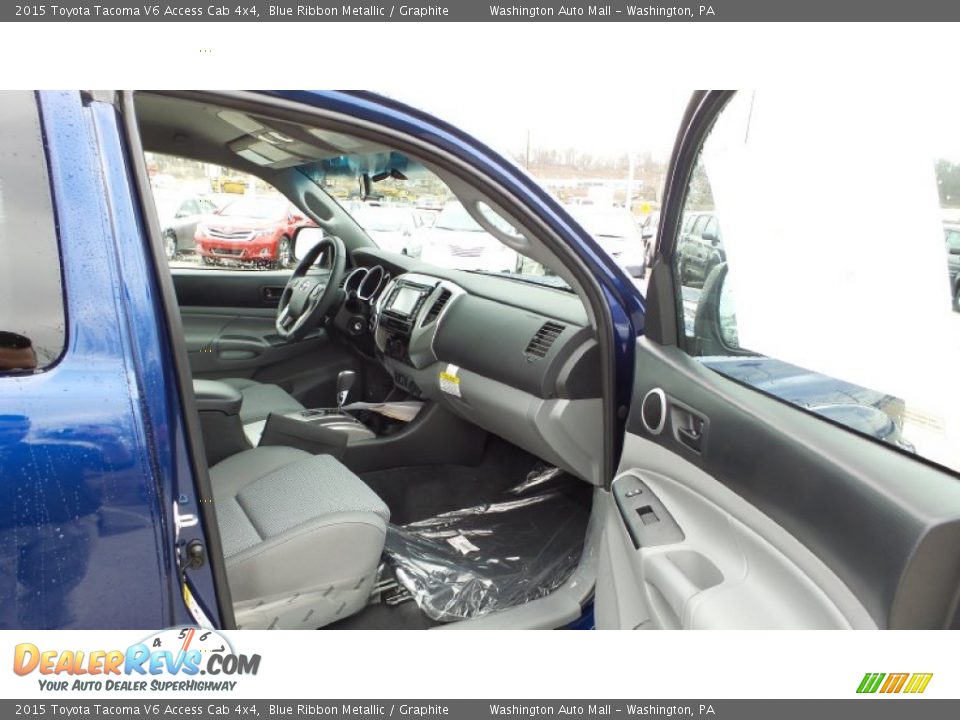 2015 Toyota Tacoma V6 Access Cab 4x4 Blue Ribbon Metallic / Graphite Photo #14