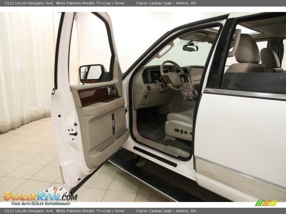 2012 Lincoln Navigator 4x4 White Platinum Metallic Tri-Coat / Stone Photo #5