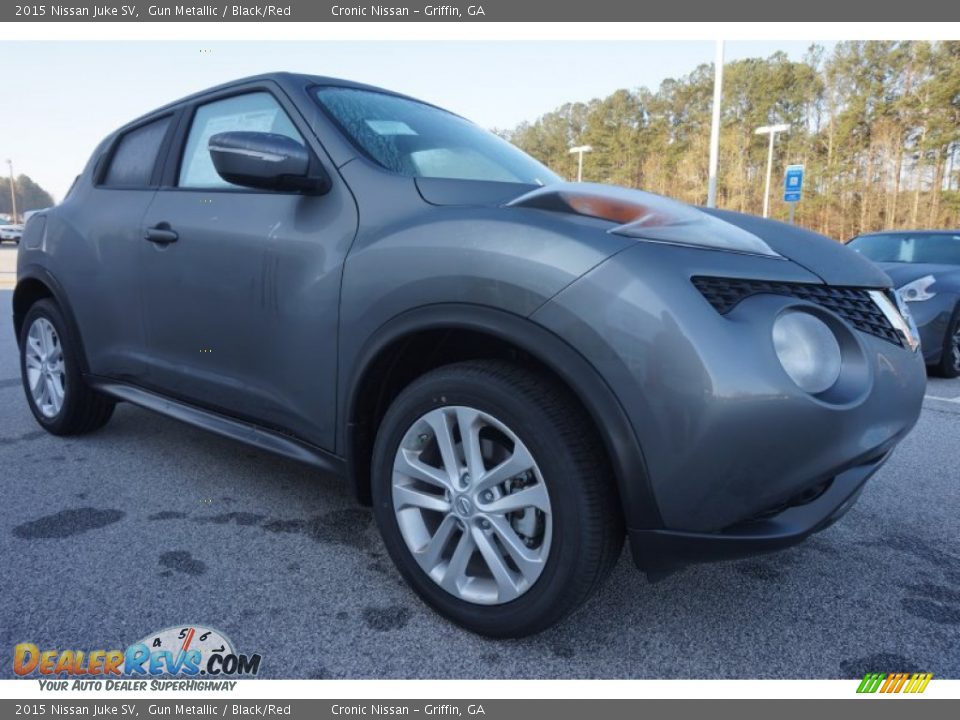 Front 3/4 View of 2015 Nissan Juke SV Photo #7