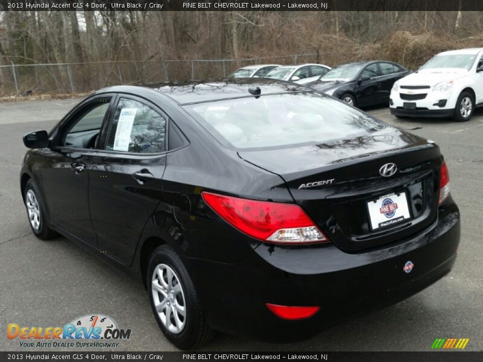 2013 Hyundai Accent GLS 4 Door Ultra Black / Gray Photo #9