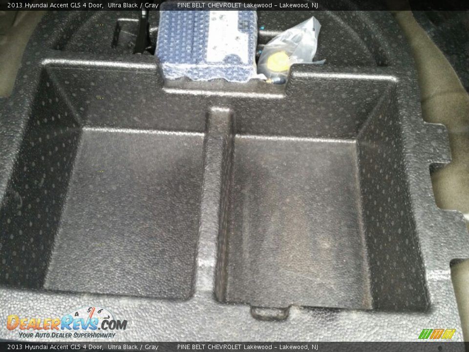 2013 Hyundai Accent GLS 4 Door Ultra Black / Gray Photo #23