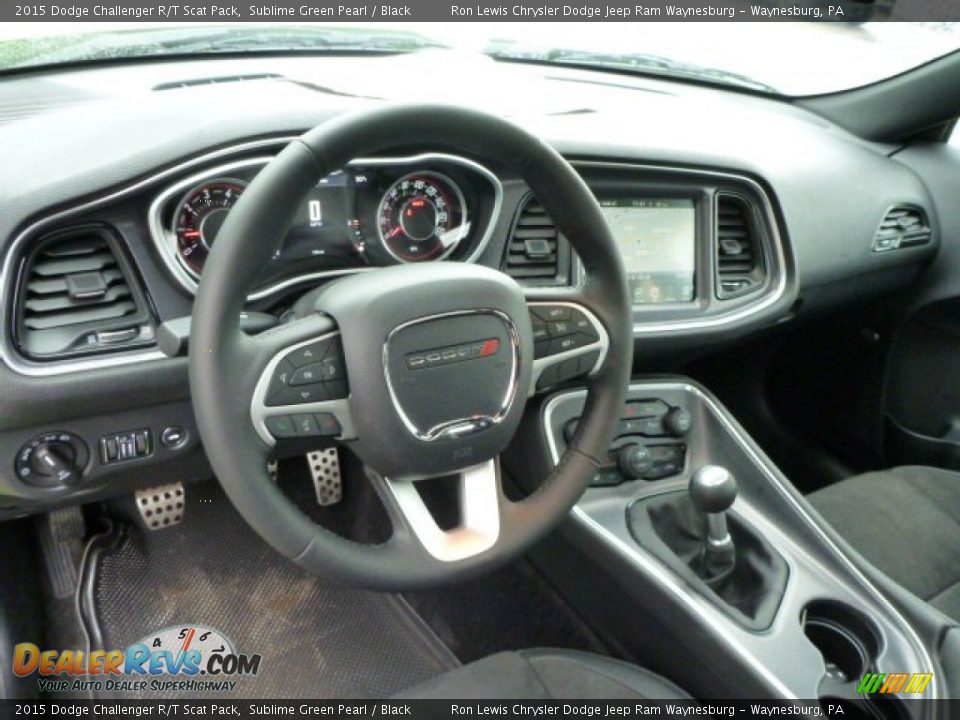 Dashboard of 2015 Dodge Challenger R/T Scat Pack Photo #12