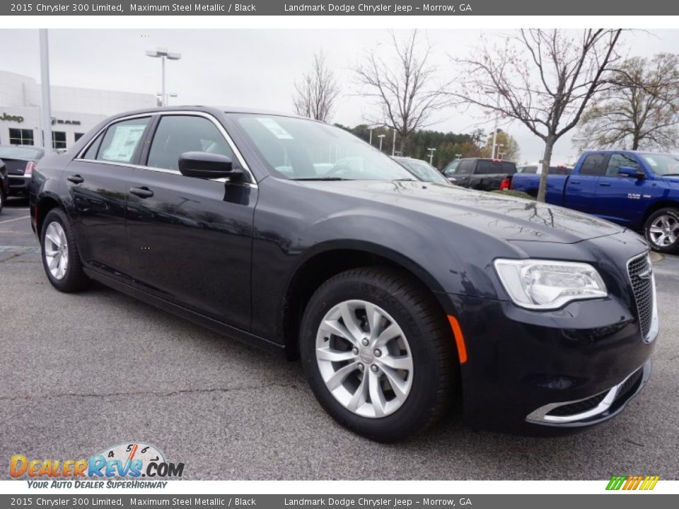 Front 3/4 View of 2015 Chrysler 300 Limited Photo #4