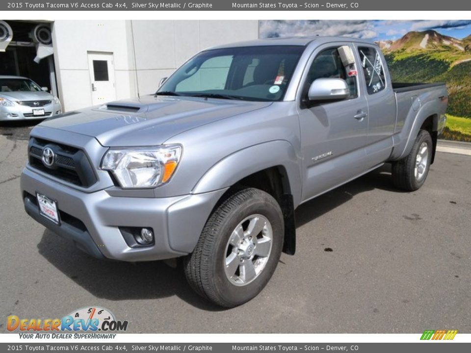 Front 3/4 View of 2015 Toyota Tacoma V6 Access Cab 4x4 Photo #4