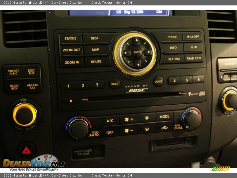 Controls of 2012 Nissan Pathfinder LE 4x4 Photo #10