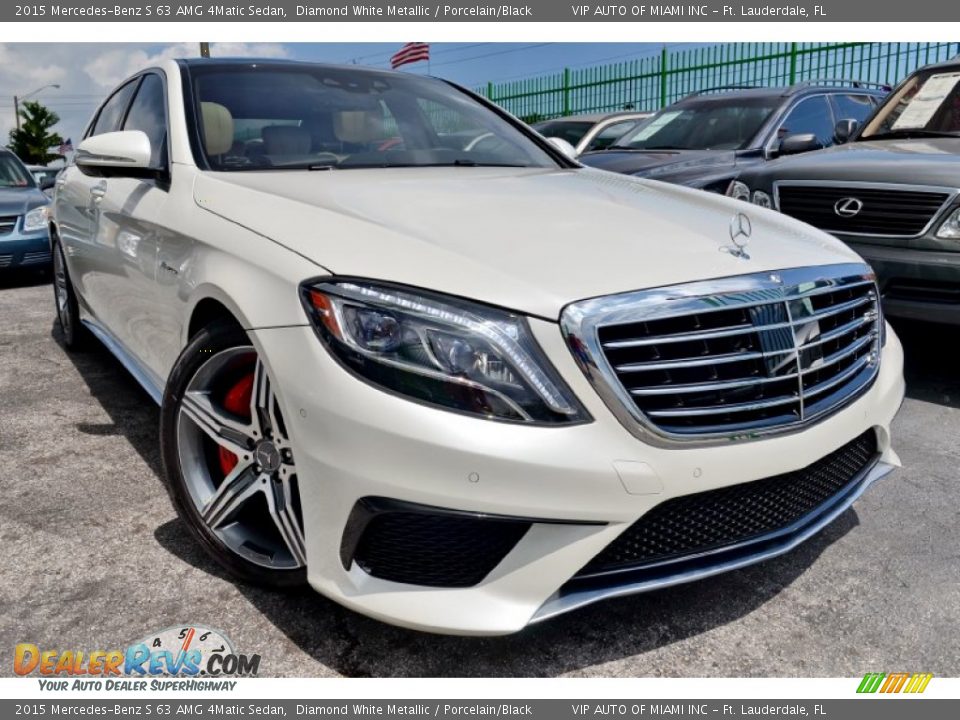 Front 3/4 View of 2015 Mercedes-Benz S 63 AMG 4Matic Sedan Photo #1
