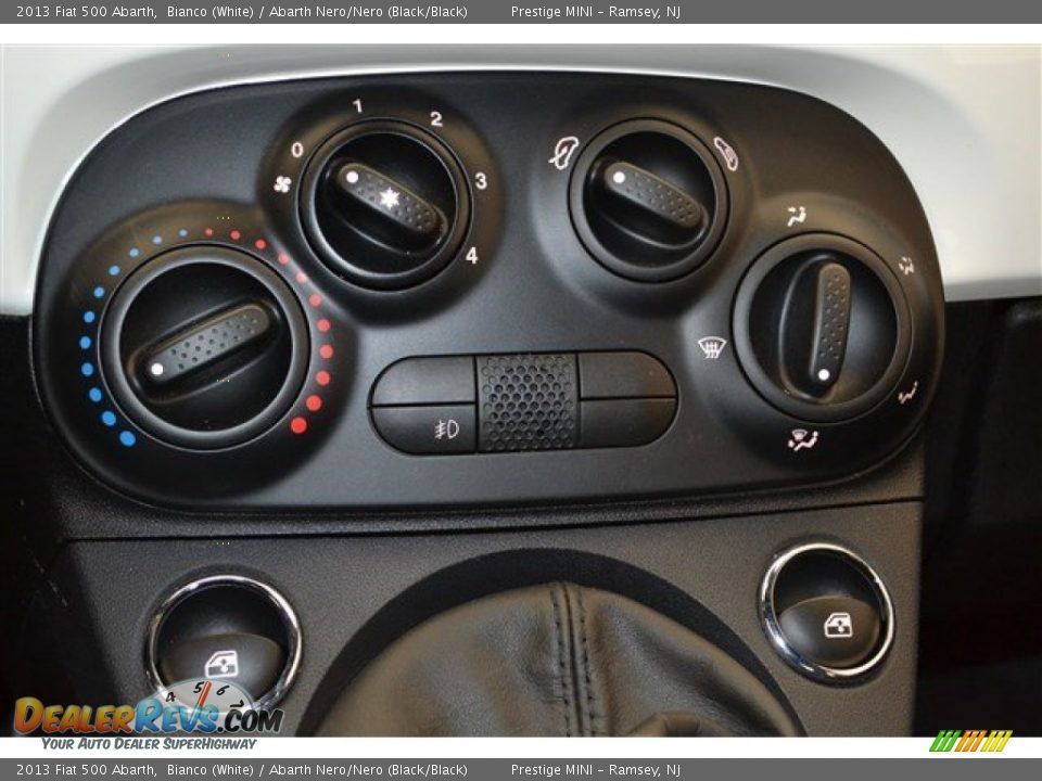 2013 Fiat 500 Abarth Bianco (White) / Abarth Nero/Nero (Black/Black) Photo #17