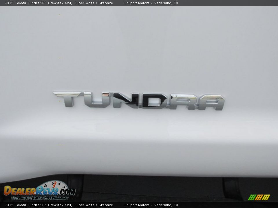 2015 Toyota Tundra SR5 CrewMax 4x4 Super White / Graphite Photo #15