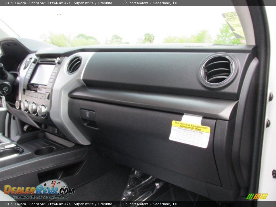 2015 Toyota Tundra SR5 CrewMax 4x4 Super White / Graphite Photo #19