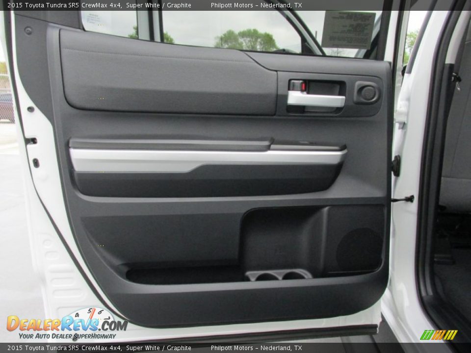 2015 Toyota Tundra SR5 CrewMax 4x4 Super White / Graphite Photo #20