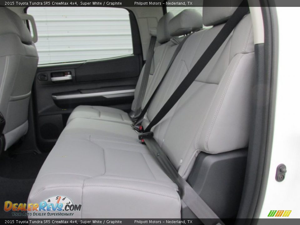 2015 Toyota Tundra SR5 CrewMax 4x4 Super White / Graphite Photo #21