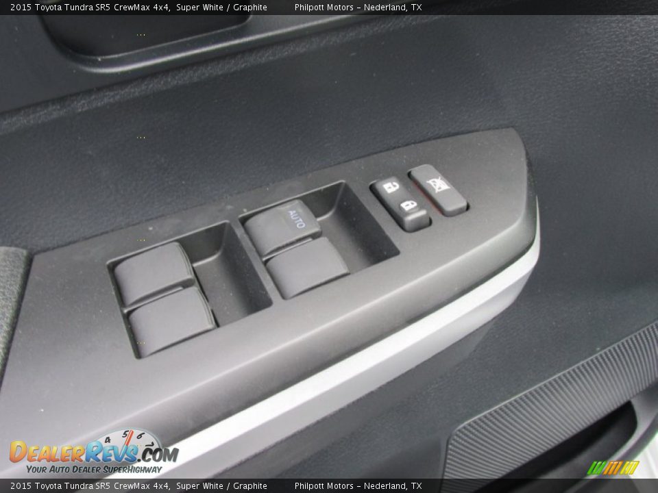 2015 Toyota Tundra SR5 CrewMax 4x4 Super White / Graphite Photo #23