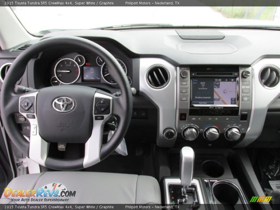 2015 Toyota Tundra SR5 CrewMax 4x4 Super White / Graphite Photo #26