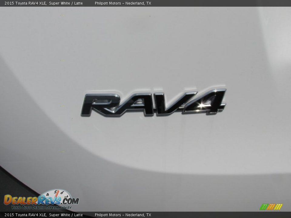 2015 Toyota RAV4 XLE Super White / Latte Photo #13