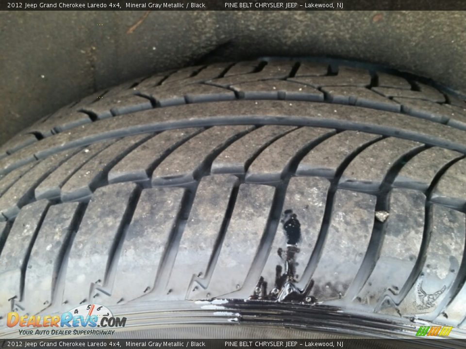 2012 Jeep Grand Cherokee Laredo 4x4 Mineral Gray Metallic / Black Photo #24