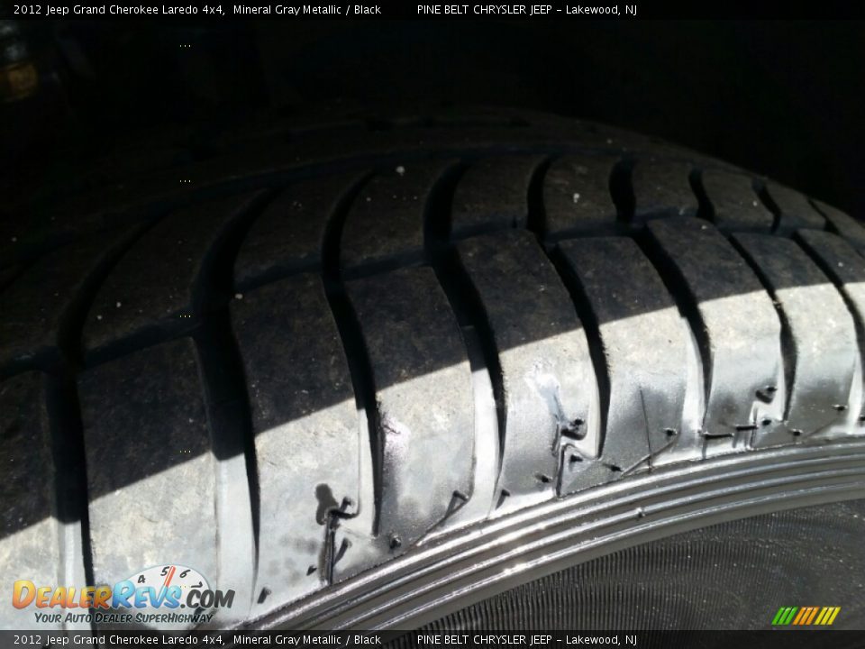 2012 Jeep Grand Cherokee Laredo 4x4 Mineral Gray Metallic / Black Photo #26