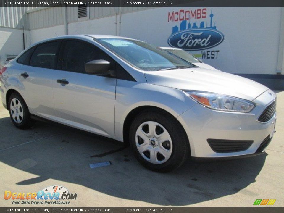 2015 Ford Focus S Sedan Ingot Silver Metallic / Charcoal Black Photo #24