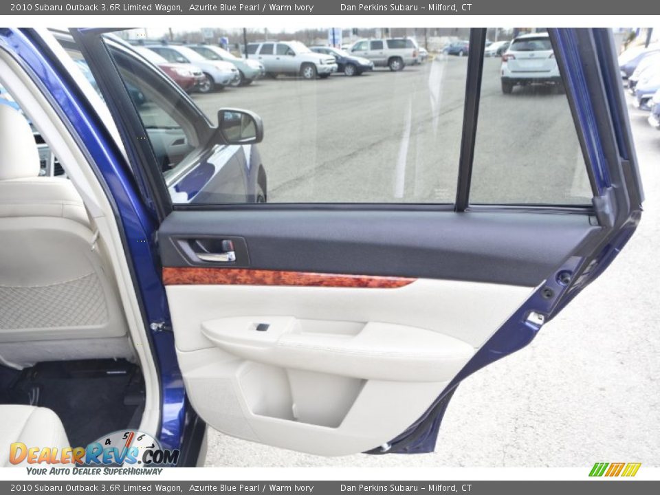 2010 Subaru Outback 3.6R Limited Wagon Azurite Blue Pearl / Warm Ivory Photo #18