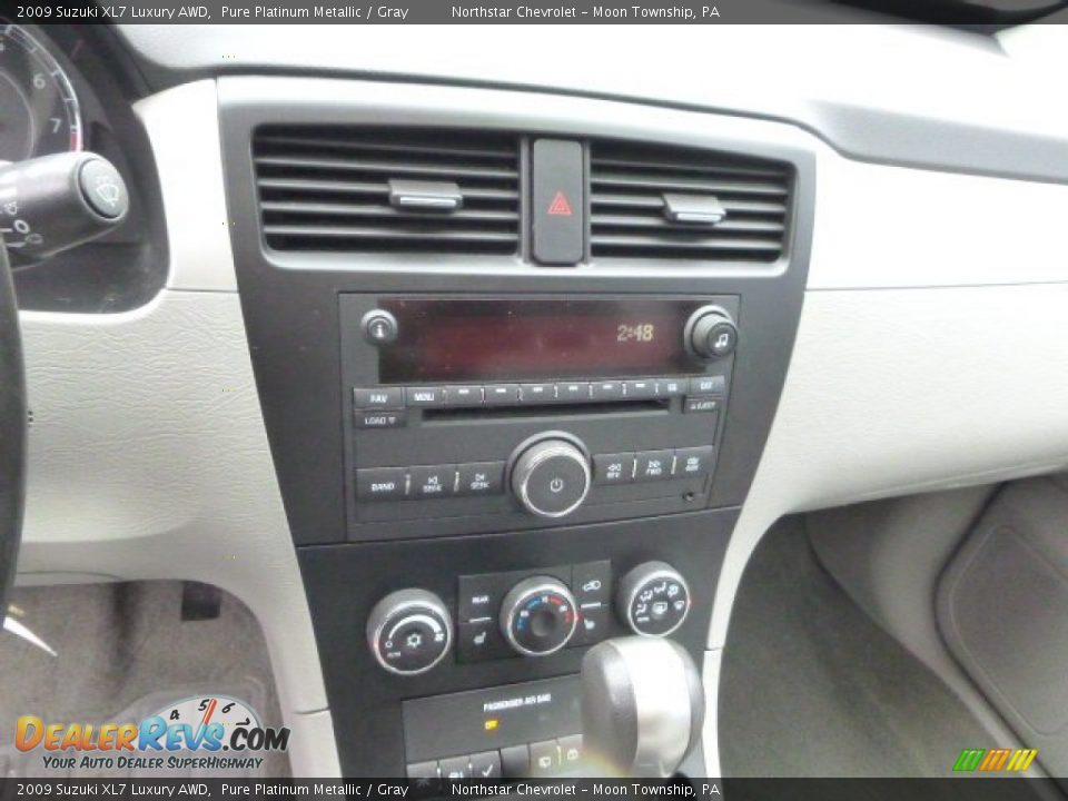 2009 Suzuki XL7 Luxury AWD Pure Platinum Metallic / Gray Photo #18