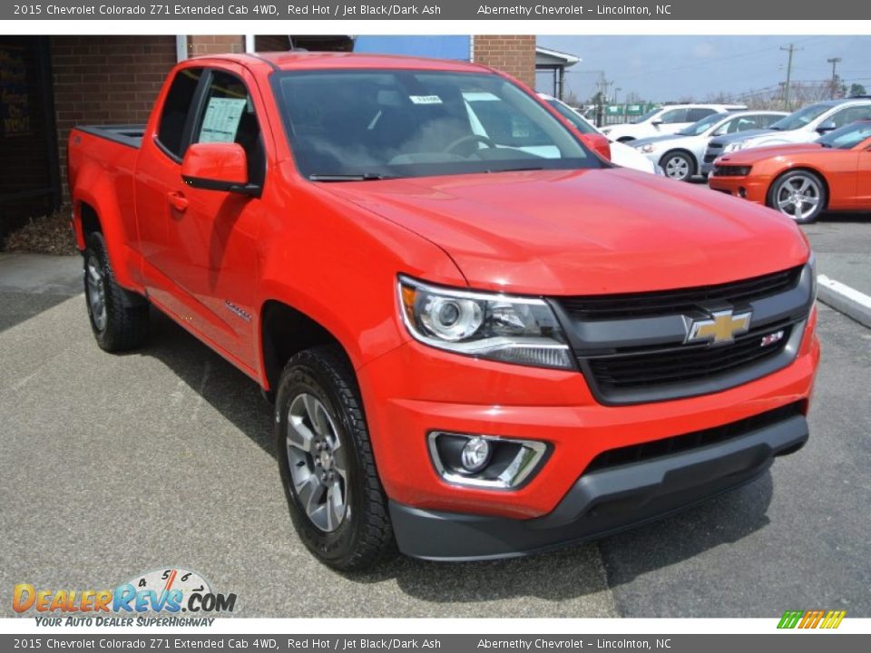 Front 3/4 View of 2015 Chevrolet Colorado Z71 Extended Cab 4WD Photo #1