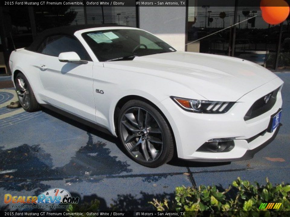 Front 3/4 View of 2015 Ford Mustang GT Premium Convertible Photo #1
