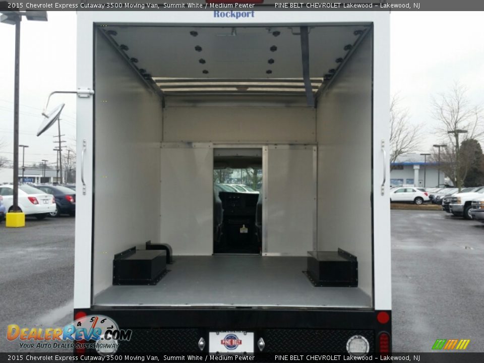 2015 Chevrolet Express Cutaway 3500 Moving Van Summit White / Medium Pewter Photo #6