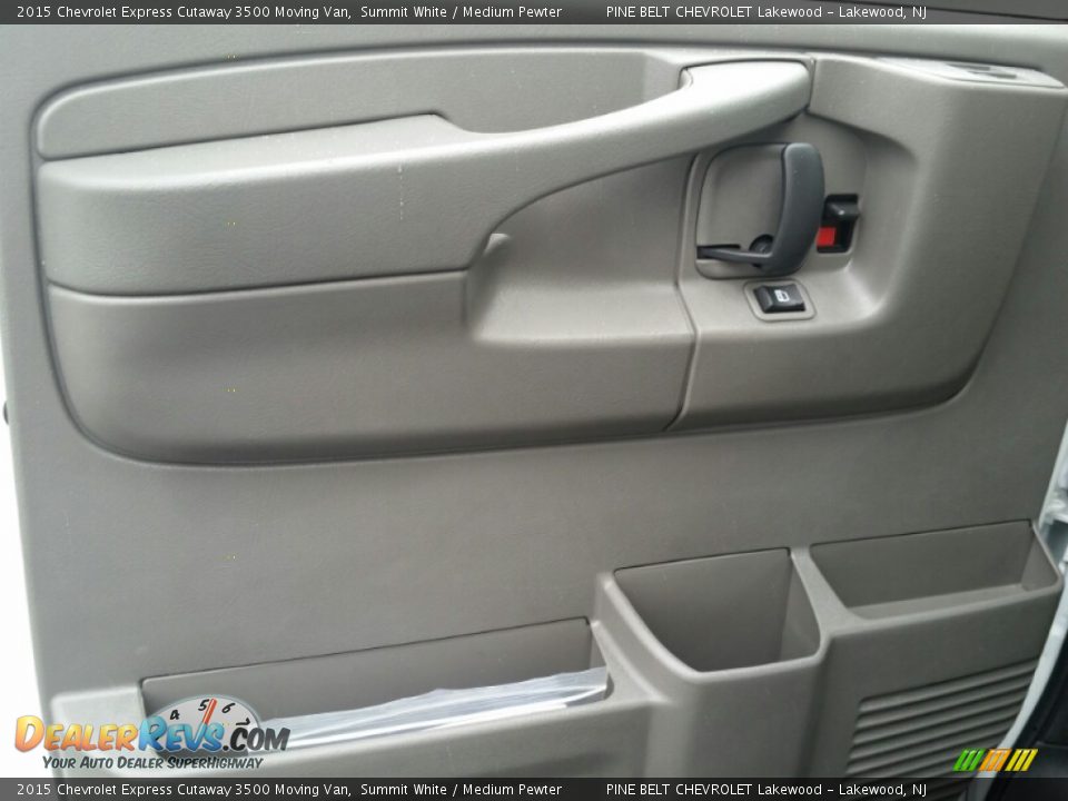 2015 Chevrolet Express Cutaway 3500 Moving Van Summit White / Medium Pewter Photo #8