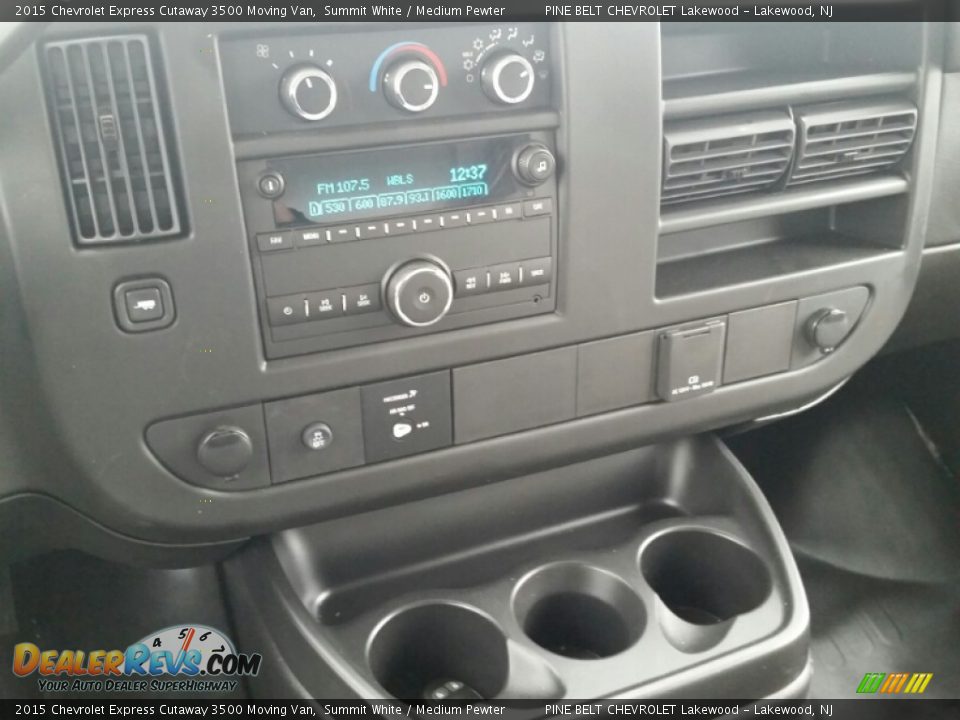 2015 Chevrolet Express Cutaway 3500 Moving Van Summit White / Medium Pewter Photo #10