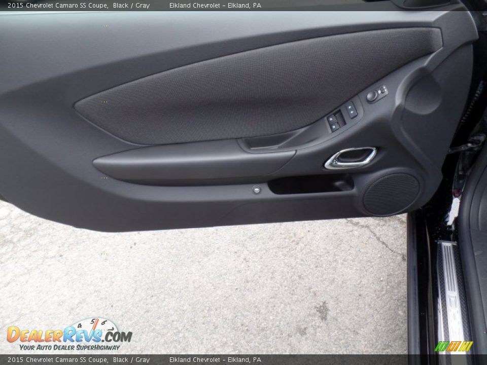 Door Panel of 2015 Chevrolet Camaro SS Coupe Photo #12