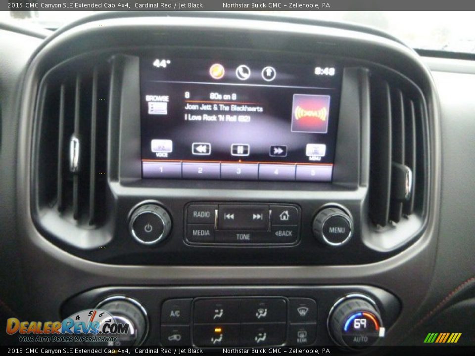 Controls of 2015 GMC Canyon SLE Extended Cab 4x4 Photo #16