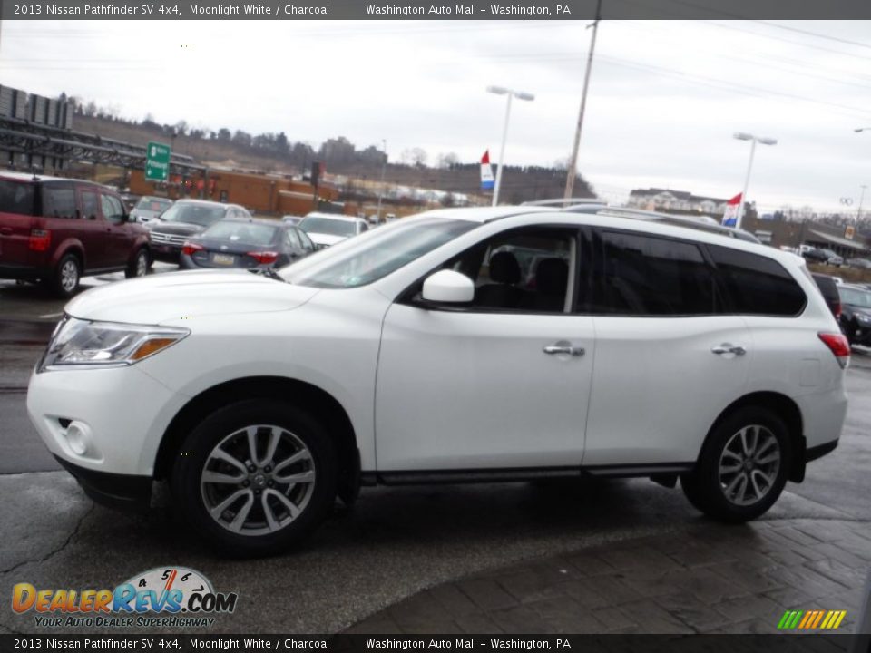 2013 Nissan Pathfinder SV 4x4 Moonlight White / Charcoal Photo #6