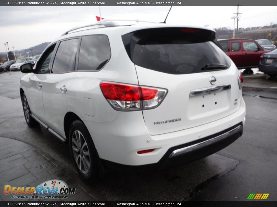 2013 Nissan Pathfinder SV 4x4 Moonlight White / Charcoal Photo #7