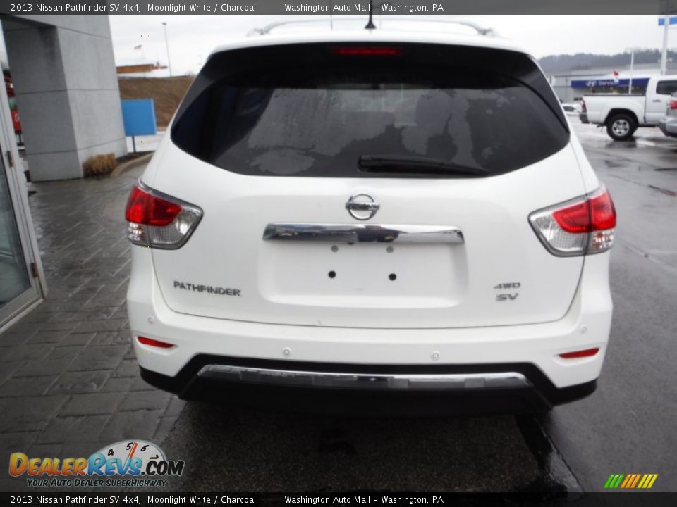 2013 Nissan Pathfinder SV 4x4 Moonlight White / Charcoal Photo #8