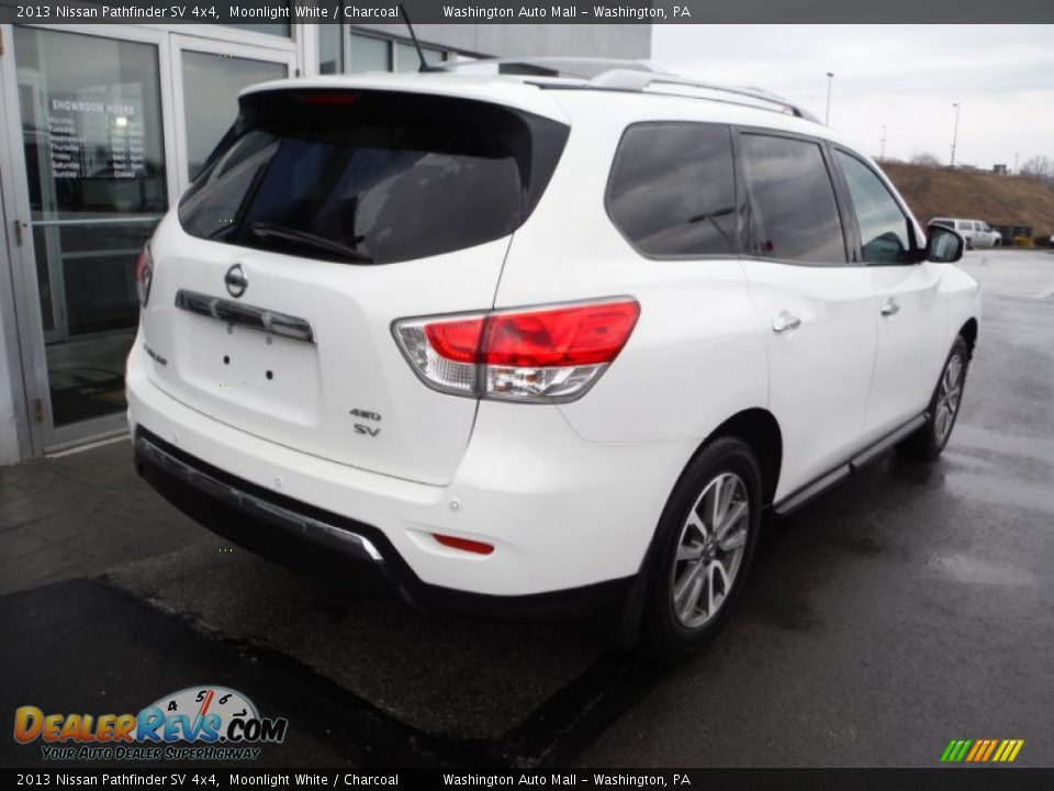 2013 Nissan Pathfinder SV 4x4 Moonlight White / Charcoal Photo #9