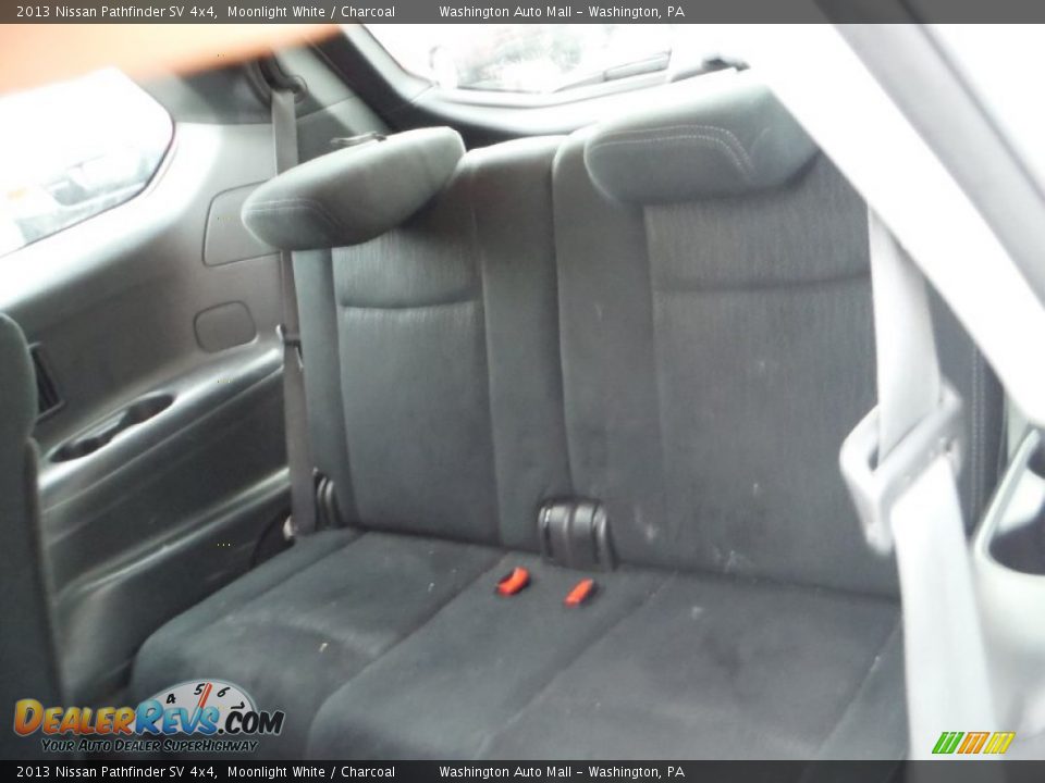 2013 Nissan Pathfinder SV 4x4 Moonlight White / Charcoal Photo #17