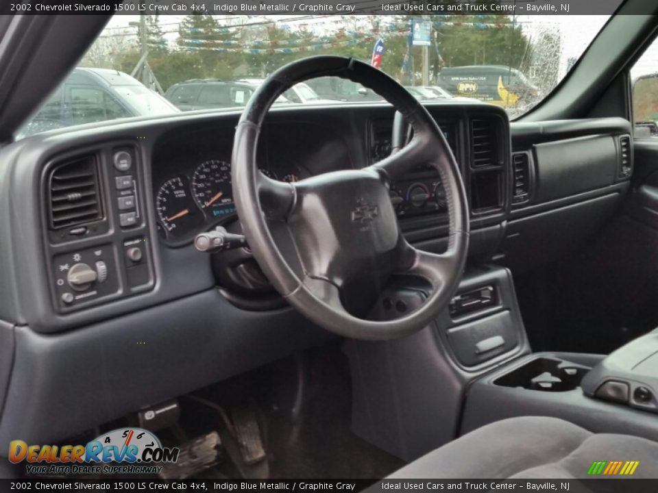 Graphite Gray Interior - 2002 Chevrolet Silverado 1500 LS Crew Cab 4x4 Photo #18