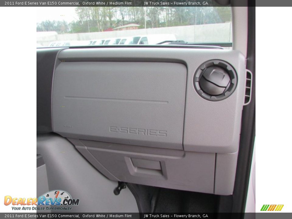 2011 Ford E Series Van E150 Commercial Oxford White / Medium Flint Photo #30