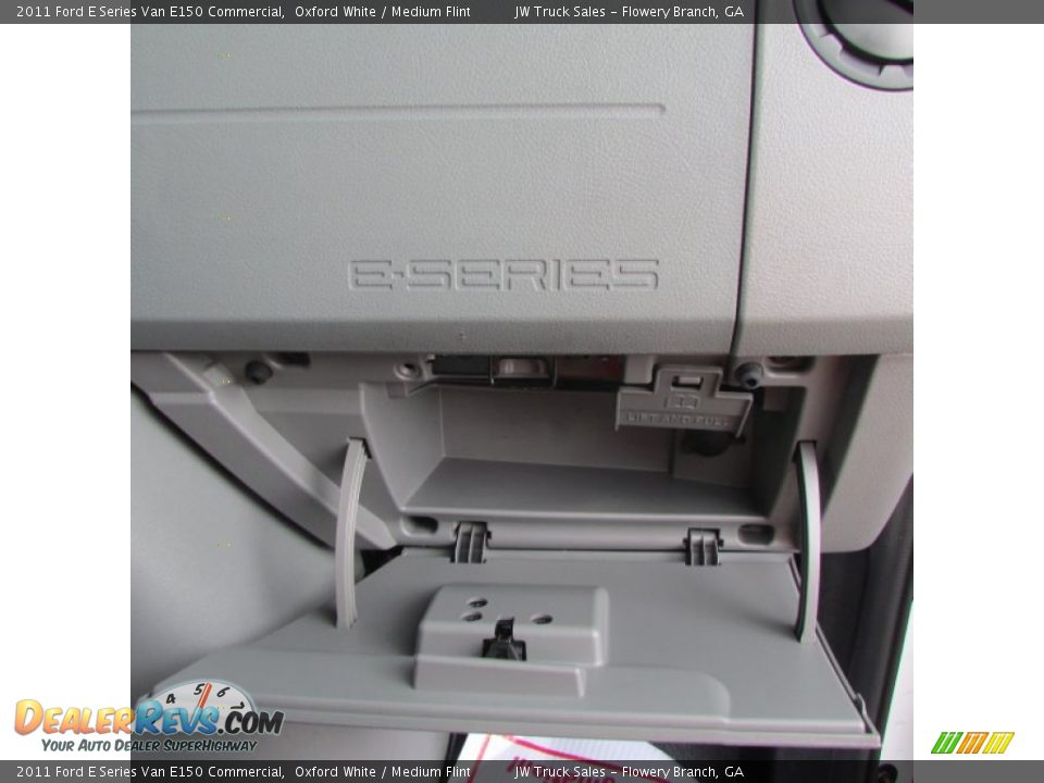 2011 Ford E Series Van E150 Commercial Oxford White / Medium Flint Photo #31