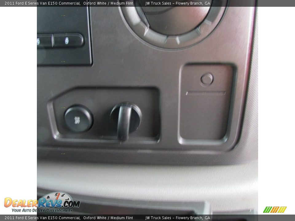 2011 Ford E Series Van E150 Commercial Oxford White / Medium Flint Photo #33