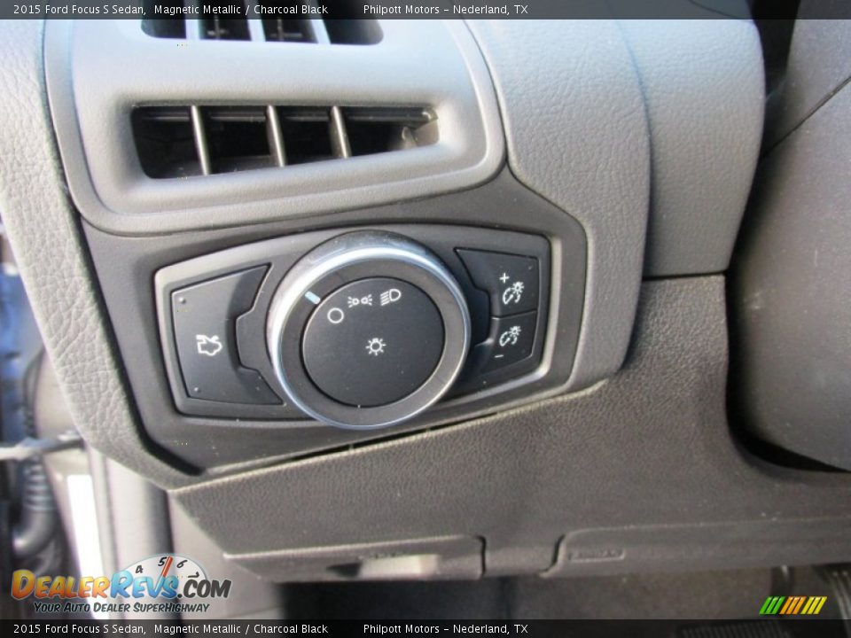 2015 Ford Focus S Sedan Magnetic Metallic / Charcoal Black Photo #31