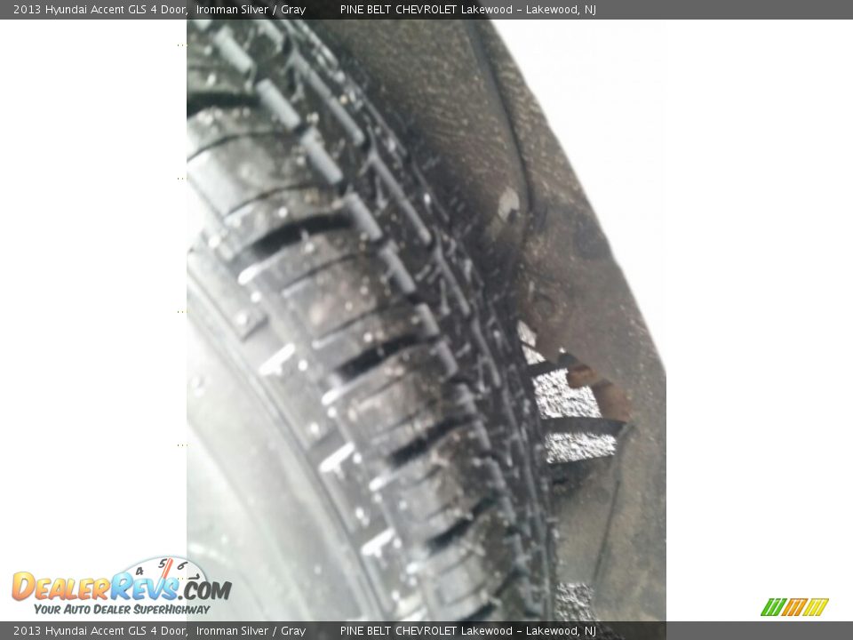 2013 Hyundai Accent GLS 4 Door Ironman Silver / Gray Photo #23