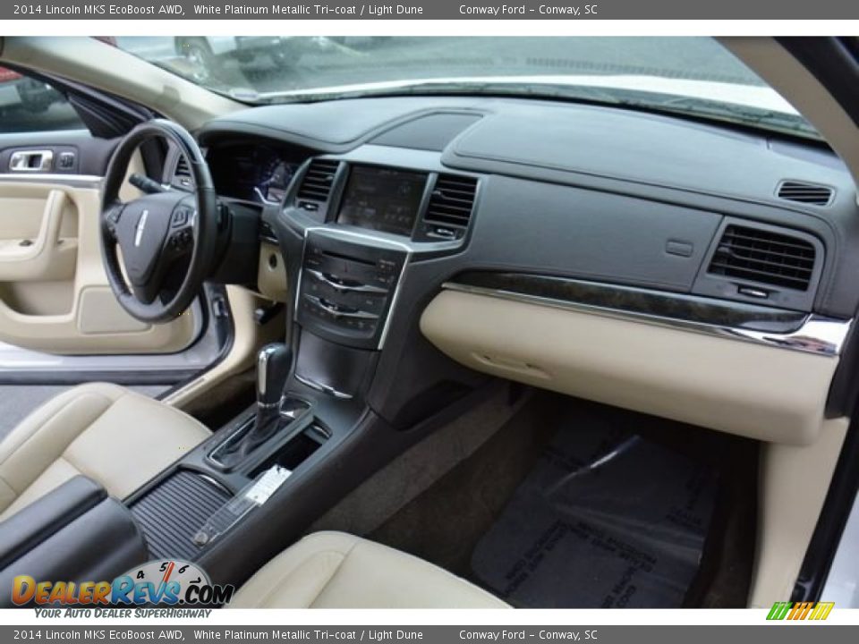 2014 Lincoln MKS EcoBoost AWD White Platinum Metallic Tri-coat / Light Dune Photo #17