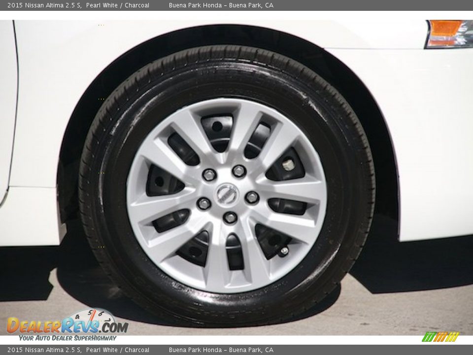 2015 Nissan Altima 2.5 S Pearl White / Charcoal Photo #28