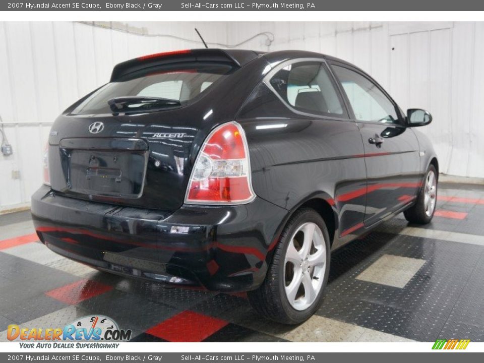 2007 Hyundai Accent SE Coupe Ebony Black / Gray Photo #8