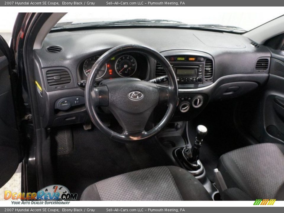 2007 Hyundai Accent SE Coupe Ebony Black / Gray Photo #19