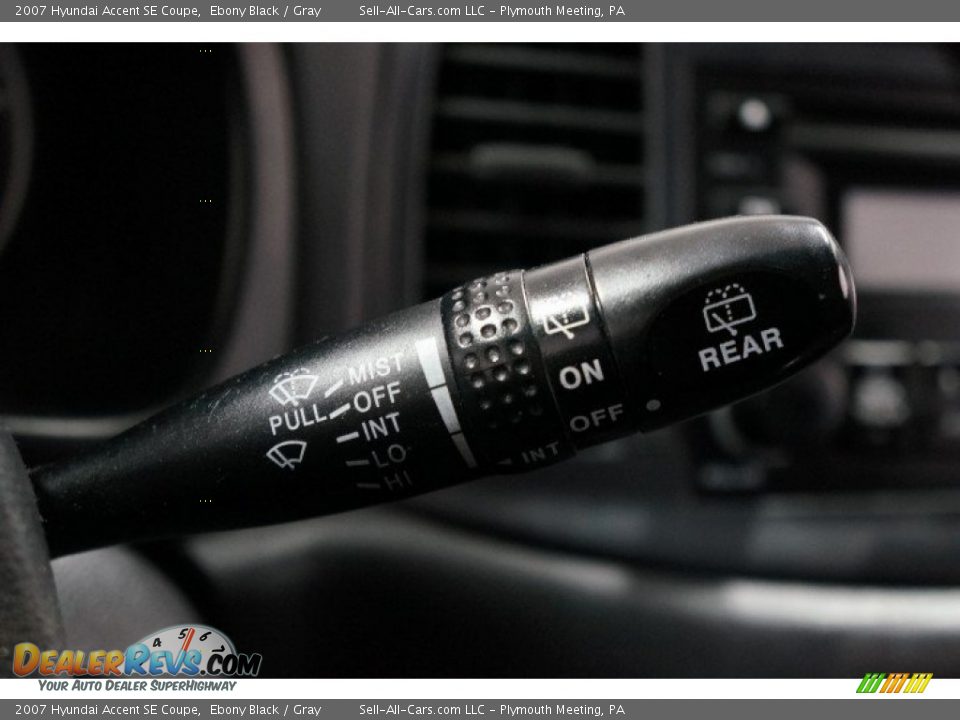 2007 Hyundai Accent SE Coupe Ebony Black / Gray Photo #22