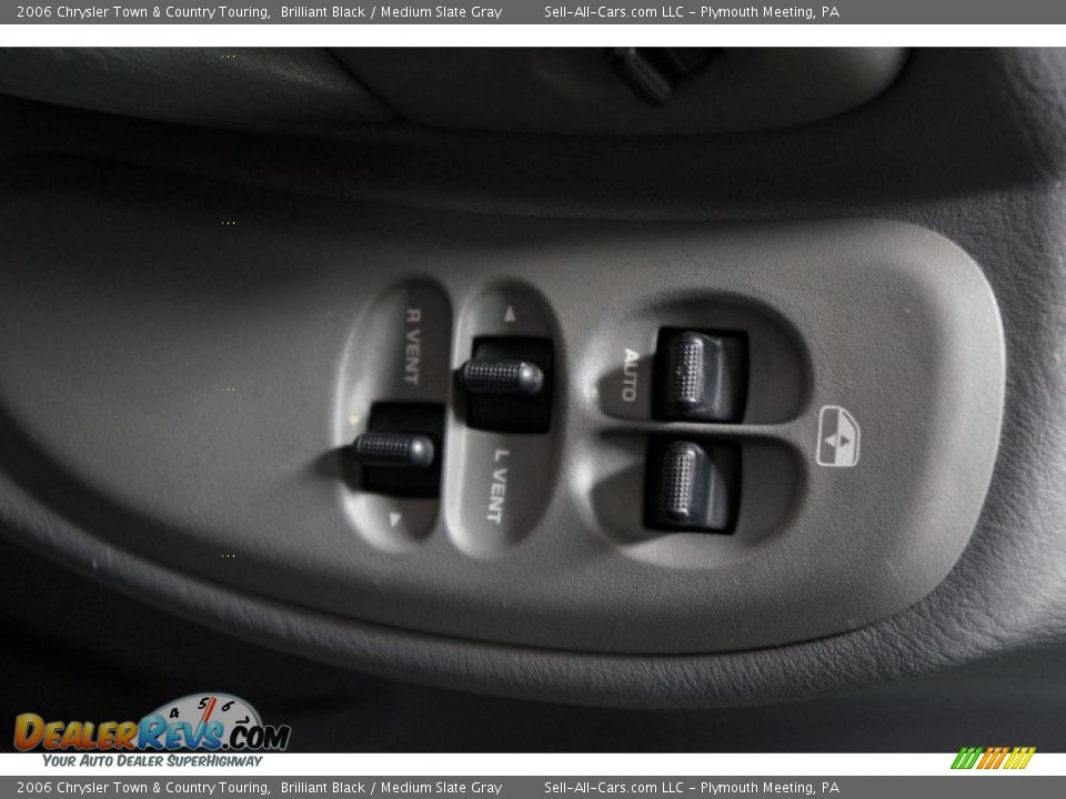 2006 Chrysler Town & Country Touring Brilliant Black / Medium Slate Gray Photo #13