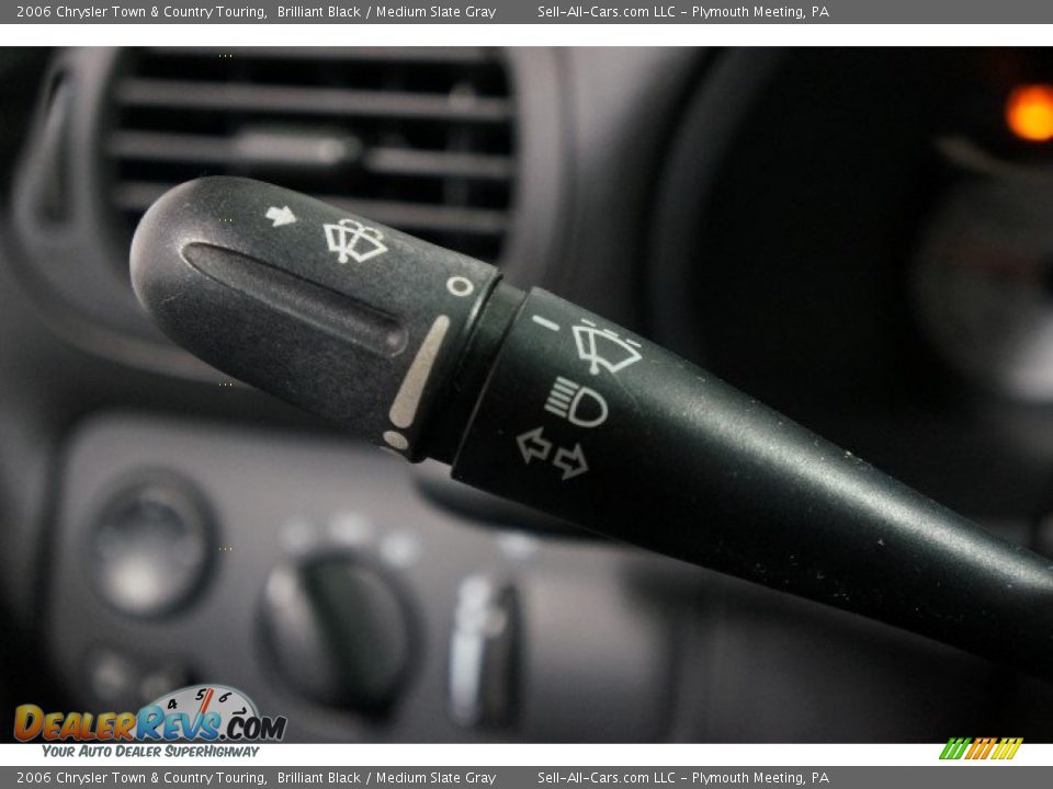 2006 Chrysler Town & Country Touring Brilliant Black / Medium Slate Gray Photo #27