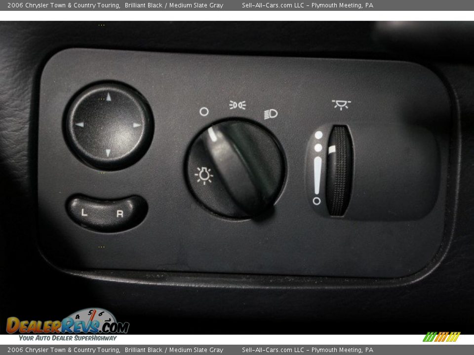 2006 Chrysler Town & Country Touring Brilliant Black / Medium Slate Gray Photo #29