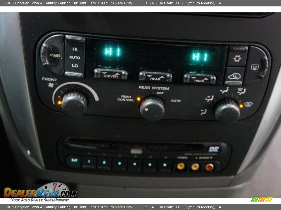 2006 Chrysler Town & Country Touring Brilliant Black / Medium Slate Gray Photo #32
